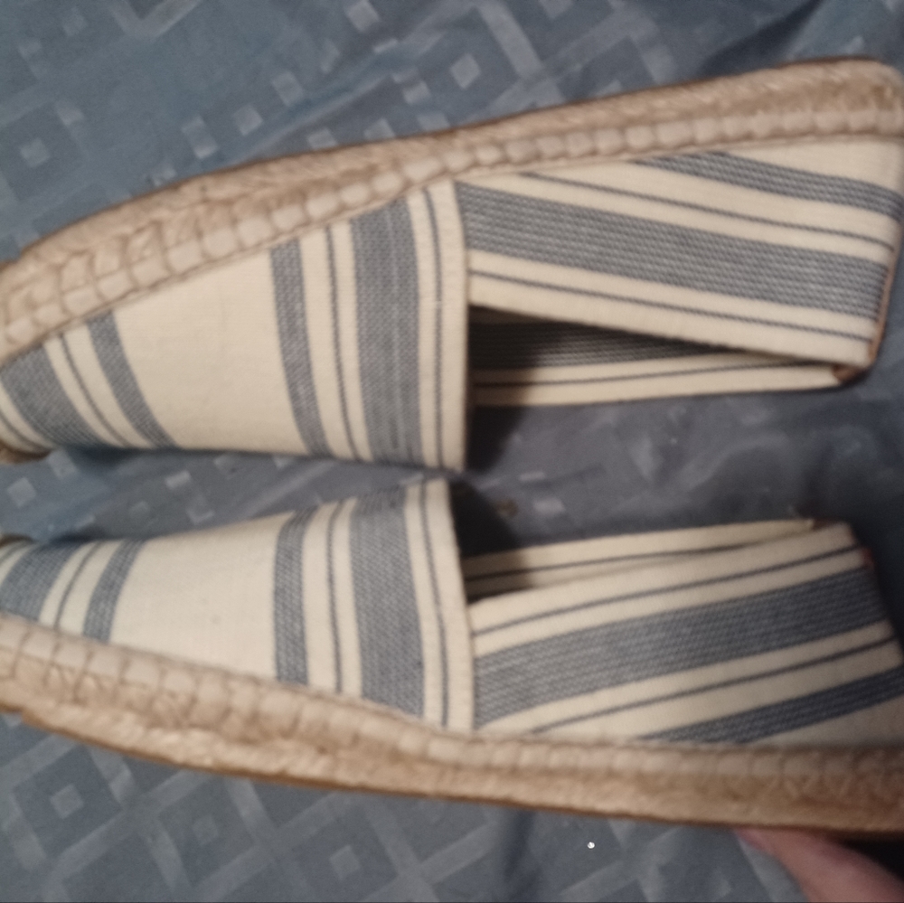 Shoes - Picture 5 of 6